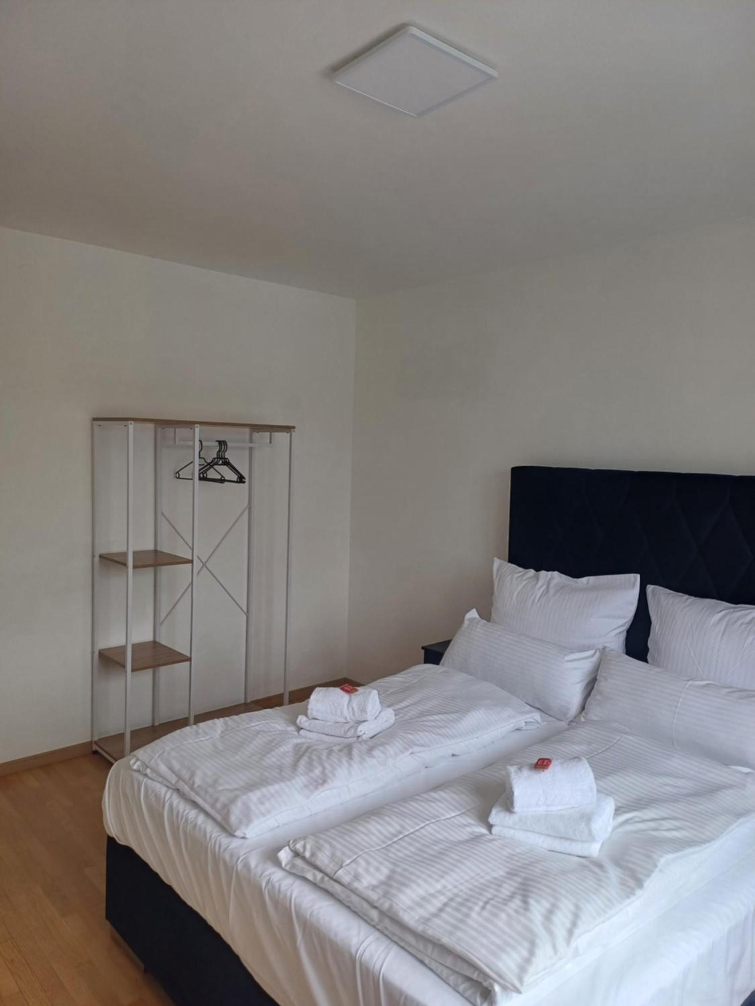 Crown Living Design Apartment - 2 Schlafzimmer - Kueche - Gratis Parkplatz - Abstellraum Fuer Fahrraeder/Ski Mader Екстер'єр фото