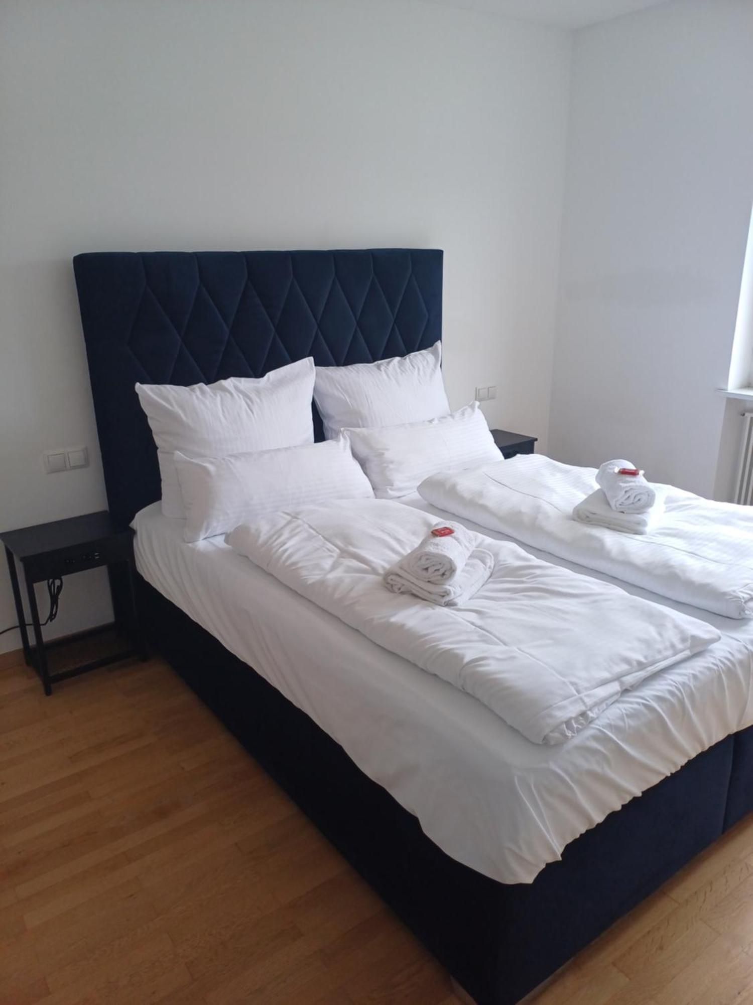 Crown Living Design Apartment - 2 Schlafzimmer - Kueche - Gratis Parkplatz - Abstellraum Fuer Fahrraeder/Ski Mader Екстер'єр фото